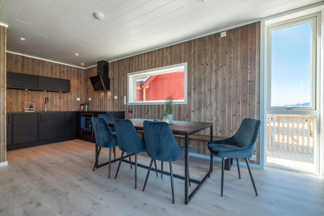 Seafront New Cabin In Lofoten Болстад Екстериор снимка