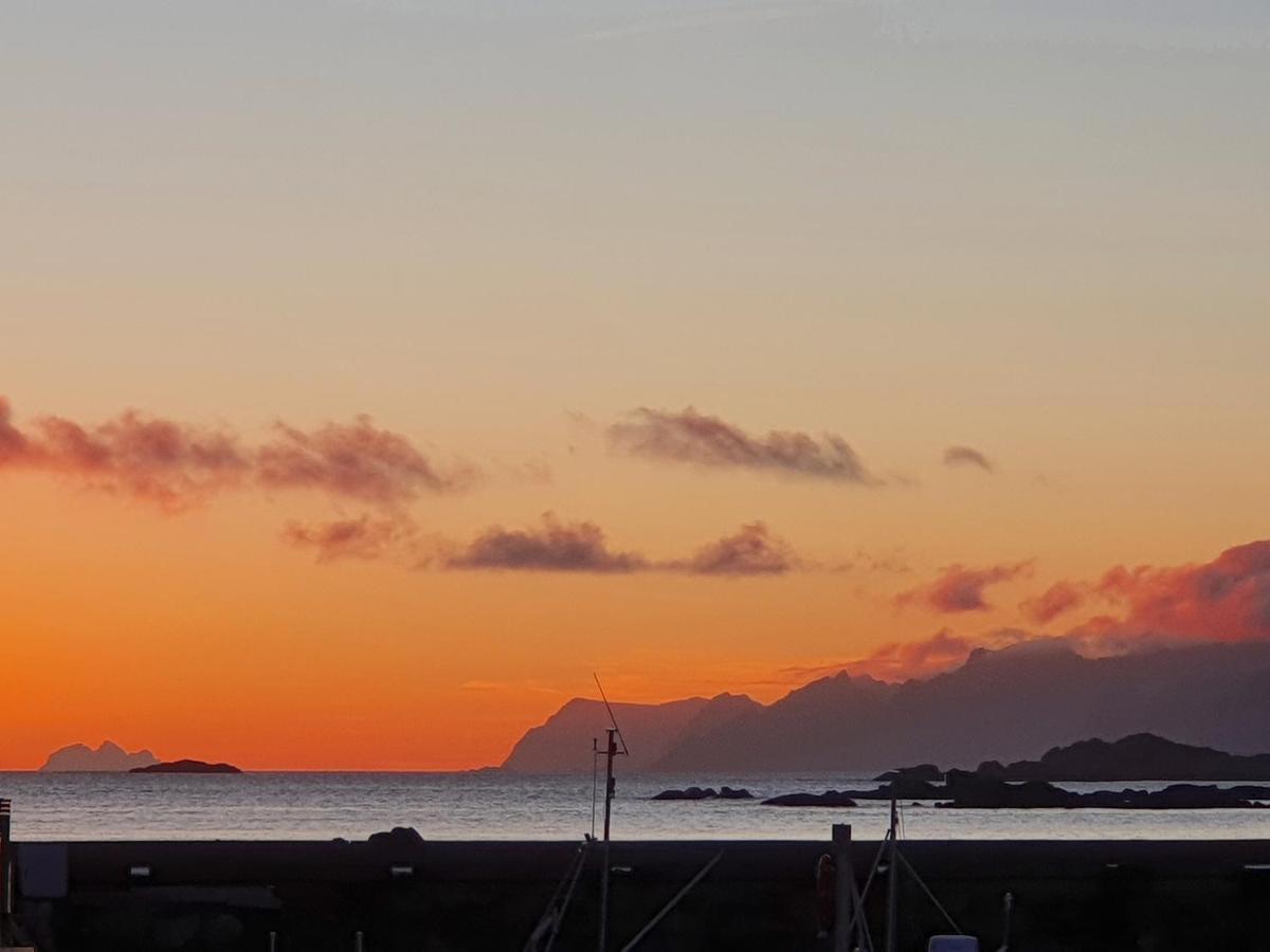 Seafront New Cabin In Lofoten Болстад Екстериор снимка