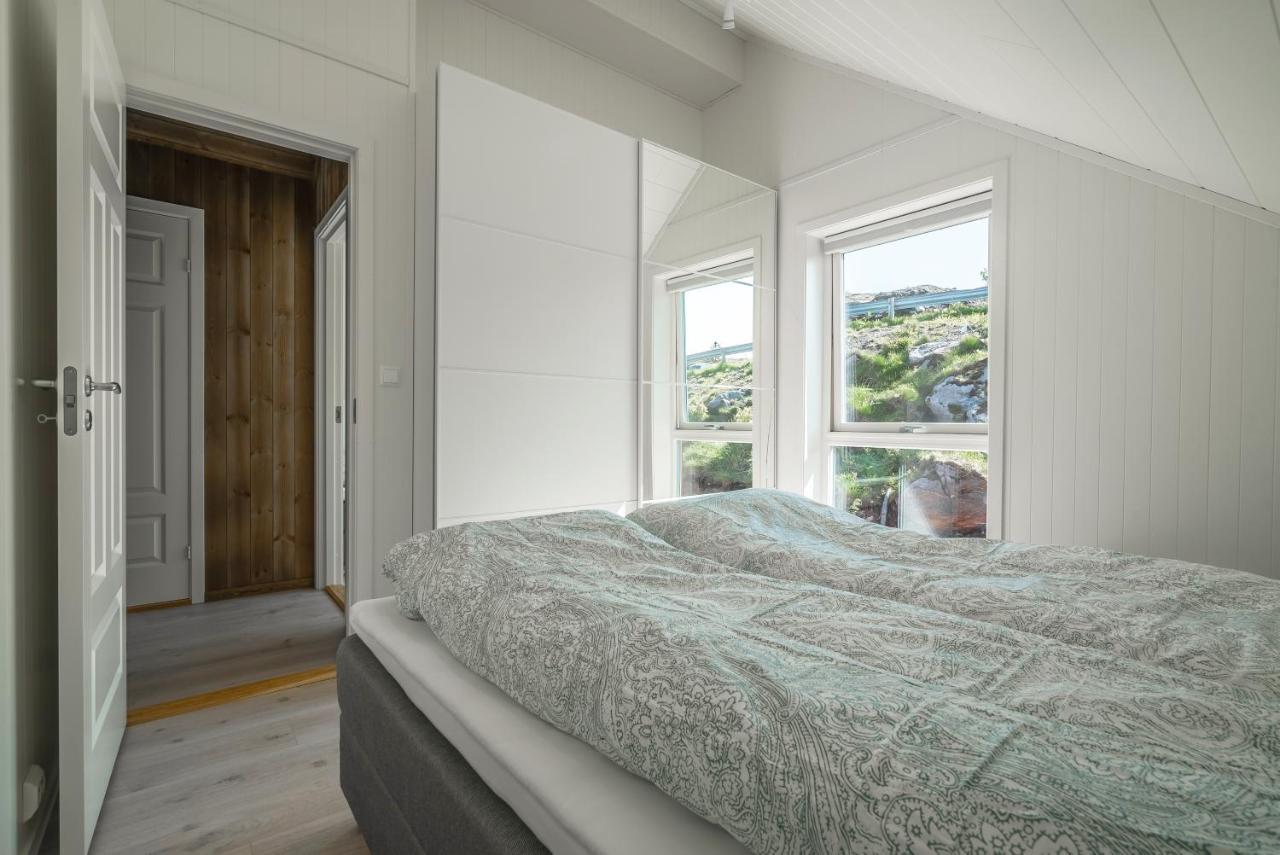 Seafront New Cabin In Lofoten Болстад Екстериор снимка