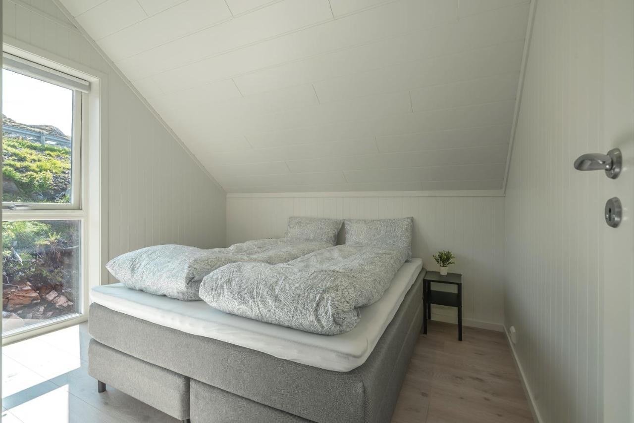 Seafront New Cabin In Lofoten Болстад Екстериор снимка