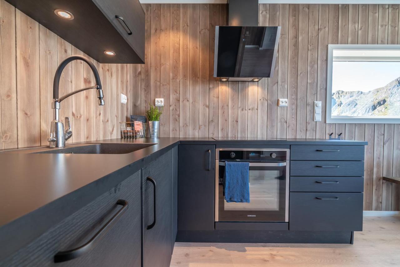 Seafront New Cabin In Lofoten Болстад Екстериор снимка